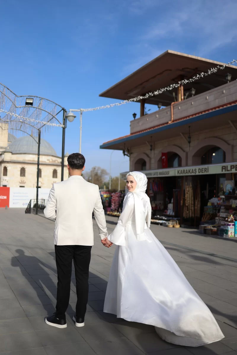 Her sokağın ayrı bir hikâyesi, her karenin içinde Özkan Foto Film dokunuşu.