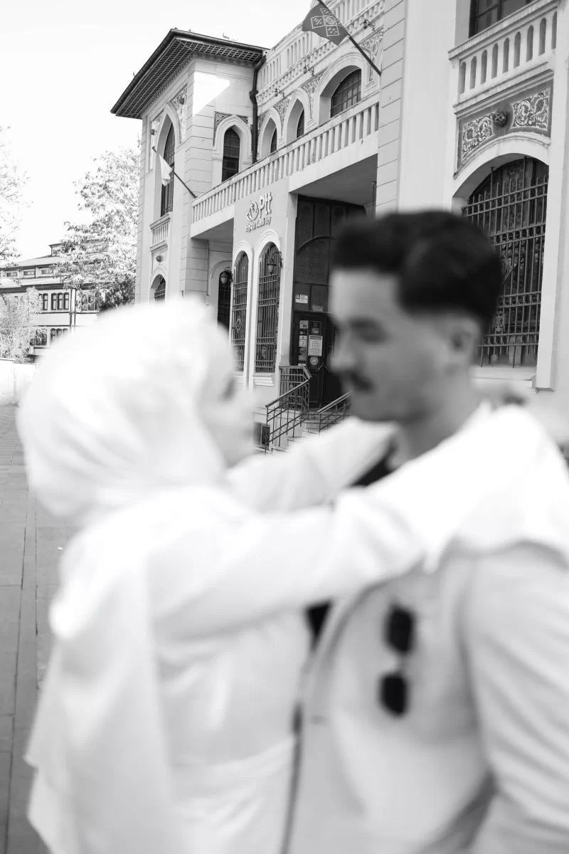 Her sokağın ayrı bir hikâyesi, her karenin içinde Özkan Foto Film dokunuşu.