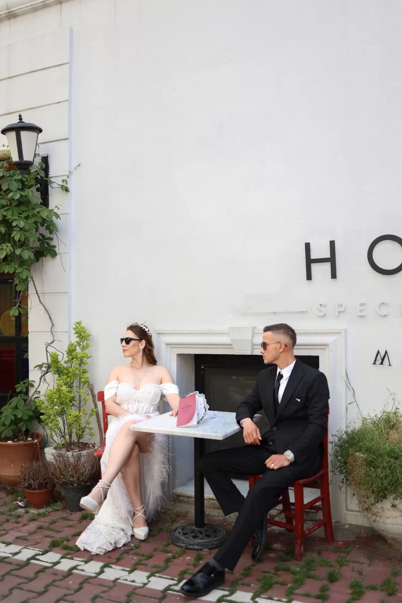 Her sokağın ayrı bir hikâyesi, her karenin içinde Özkan Foto Film dokunuşu.