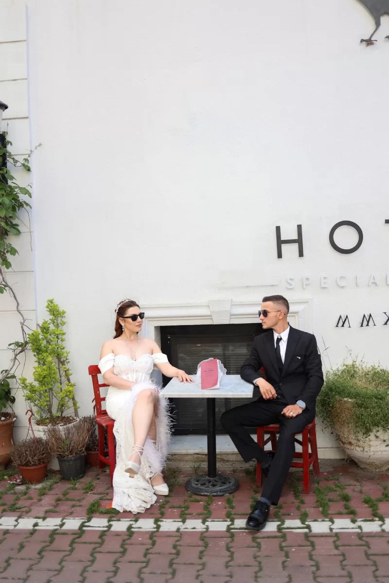 Her sokağın ayrı bir hikâyesi, her karenin içinde Özkan Foto Film dokunuşu.